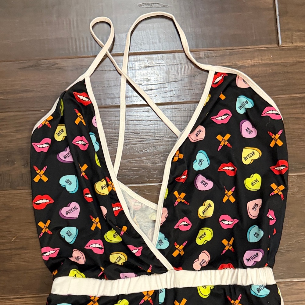 Shorts Romper - Picture 2 of 7